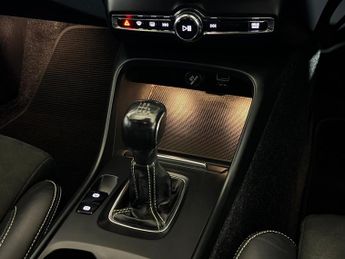 VOLVO XC40 2.0 D3 R DESIGN 5dr
