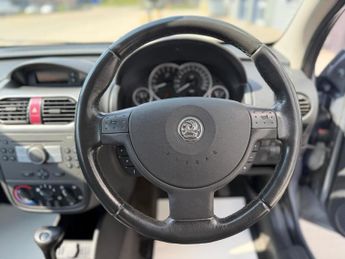 VAUXHALL CORSA 1.4i 16V Design 5dr Auto