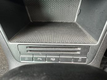 VOLKSWAGEN TIGUAN 2.0 TDI R-Line SUV 5dr Diesel Auto 4WD Euro 5 (140 ps)