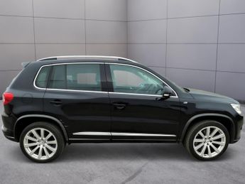VOLKSWAGEN TIGUAN 2.0 TDI R-Line SUV 5dr Diesel Auto 4WD Euro 5 (140 ps)