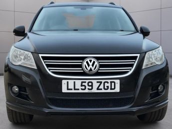 VOLKSWAGEN TIGUAN 2.0 TDI R-Line SUV 5dr Diesel Auto 4WD Euro 5 (140 ps)