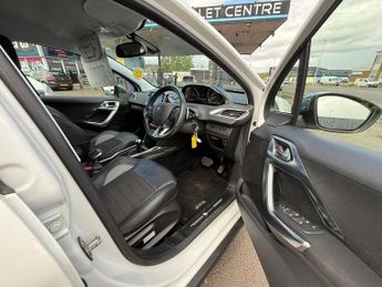 PEUGEOT 2008 1.2 AUTOMATIC