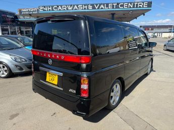 NISSAN ELGRAND 2.5 HIGHWAY STAR 4WD