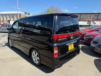 NISSAN ELGRAND 2.5 HIGHWAY STAR 4WD