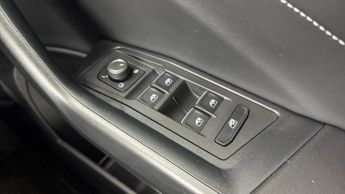 VOLKSWAGEN T-ROC 1.5 TSI R-Line SUV 5dr Petrol DSG Euro 6 (s/s) (150 ps)
