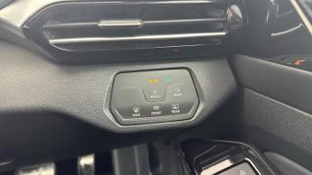 VOLKSWAGEN ID.4 125kW Life Ed Pure Perf 52kWh 5dr Auto [110kW Ch]