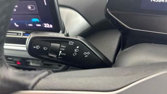 VOLKSWAGEN ID.4 125kW Life Ed Pure Perf 52kWh 5dr Auto [110kW Ch]