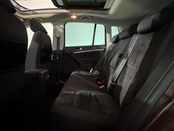 VOLKSWAGEN TIGUAN 2.0 TDi BlueMotion Tech Match 5dr DSG