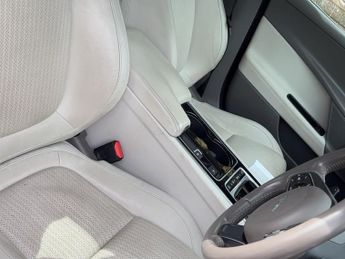 JAGUAR XE 2.0d [180] Portfolio 4dr Auto