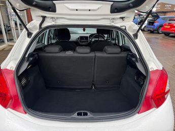 PEUGEOT 208 1.2 VTi Active 5dr ++ 20 TAX / 62 MPG / ULEZ / DAB ++