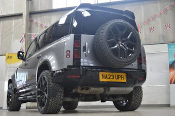 LAND ROVER DEFENDER 110 3.0 D250 MHEV Hard Top SE 4WD Auto