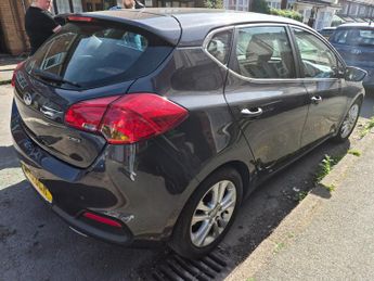 KIA CEED 1.6 CRDi 2 5dr Auto