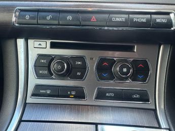 JAGUAR XF 2.2d SE 4dr Auto