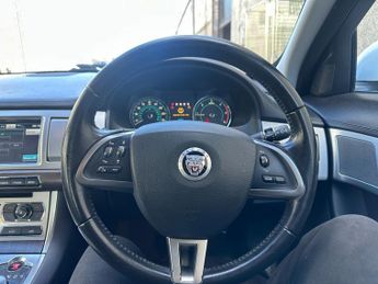 JAGUAR XF 2.2d SE 4dr Auto