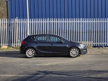VAUXHALL ASTRA 1.6i 16V Active 5dr