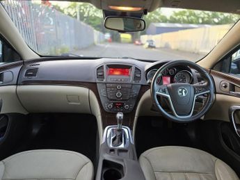 VAUXHALL INSIGNIA 2.0 CDTi Elite Hatchback 5dr Diesel Auto Euro 5 (160 ps)