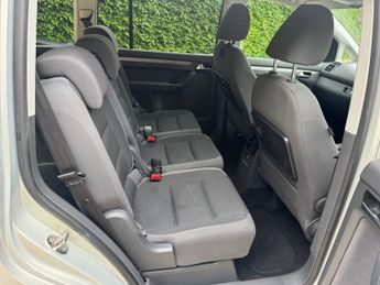 VOLKSWAGEN TOURAN 2.0 TDI SE 5dr DSG