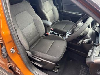 RENAULT CAPTUR 1.3 TCE 130 Iconic 5dr Automatic
