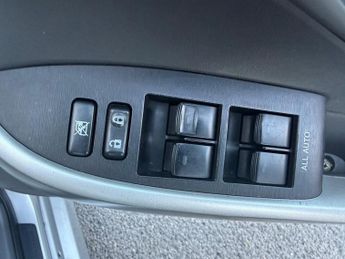 TOYOTA PRIUS 1.8 V T3 HYBRID (LOW MILEAGE)