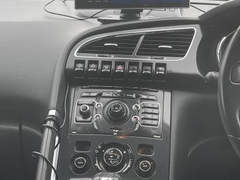 PEUGEOT 3008 2.0 e-HDi Hybrid4 SR 5dr EGC [99g/km]