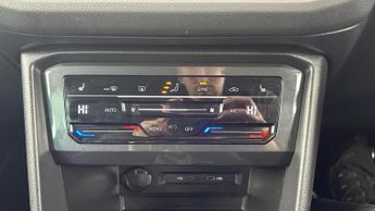 VOLKSWAGEN TIGUAN 1.5 TSI R-Line SUV 5dr Petrol DSG Euro 6 (s/s) (150 ps)