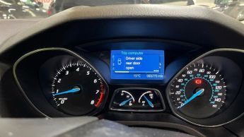 FORD FOCUS 1.6 125 Titanium 5dr