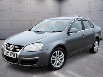 VOLKSWAGEN JETTA 1.9 SE TDI PD 4dr