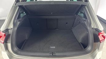 VOLKSWAGEN TIGUAN 1.5 TSI EVO R-Line Tech SUV 5dr Petrol DSG Euro 6 (s/s) (150 ps)