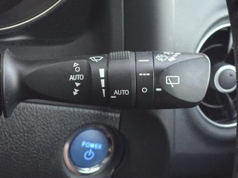 TOYOTA AURIS 1.8 VVT-h Design Hatchback 5dr Petrol Hybrid CVT Euro 6 (s/s) (1