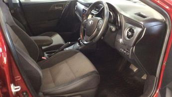 TOYOTA AURIS 1.8 Hybrid Design TSS 5dr CVT [Nav]