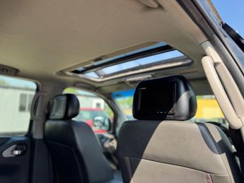 NISSAN NAVARA Double Cab Pick Up Tekna 2.5dCi 190 4WD Auto