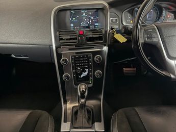 VOLVO XC60 D5 [215] R DESIGN Nav 5dr AWD Geartronic