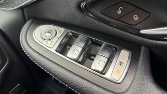 MERCEDES-BENZ GLC 2.0 GLC300 MHEV AMG Line SUV 5dr Petrol G-Tronic+ 4MATIC Euro 6 