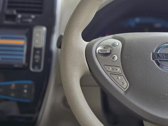 NISSAN LEAF 80kW 5dr Auto