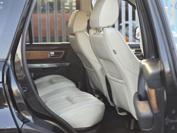 LAND ROVER RANGE ROVER SPORT 3.0 SD V6 HSE Luxury SUV 5dr Diesel Auto 4WD Euro 5 (255 bhp)