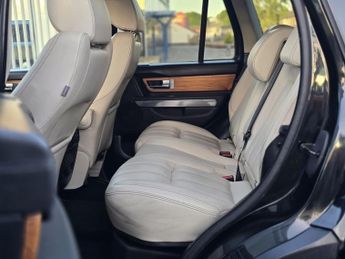 LAND ROVER RANGE ROVER SPORT 3.0 SD V6 HSE Luxury SUV 5dr Diesel Auto 4WD Euro 5 (255 bhp)