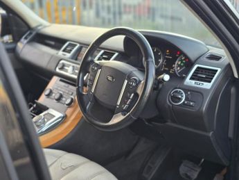 LAND ROVER RANGE ROVER SPORT 3.0 SD V6 HSE Luxury SUV 5dr Diesel Auto 4WD Euro 5 (255 bhp)