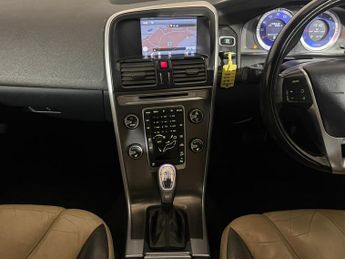 VOLVO XC60 D5 [215] R DESIGN 5dr AWD Geartronic