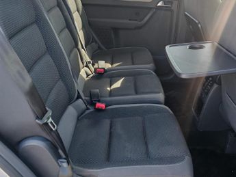 VOLKSWAGEN TOURAN 1.6 TDI 105 SE 5dr
