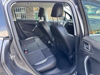 PEUGEOT 2008 1.6 e-HDi Allure 5dr EGC