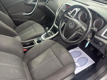 VAUXHALL ASTRA 1.4i 16V SRi 5dr
