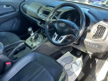 KIA SPORTAGE 1.7 CRDi ISG 3 5dr ++ SUNROOF / LEATHER / 10 SERVICES ++