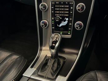 VOLVO XC60 D4 [190] R DESIGN Lux Nav 5dr Geartronic