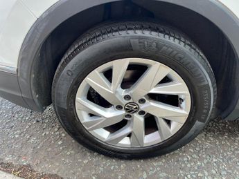 VOLKSWAGEN TIGUAN 1.5 TSI 150 Life 5dr Automatic 