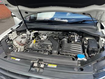 VOLKSWAGEN TIGUAN 1.5 TSI 150 Life 5dr Automatic 