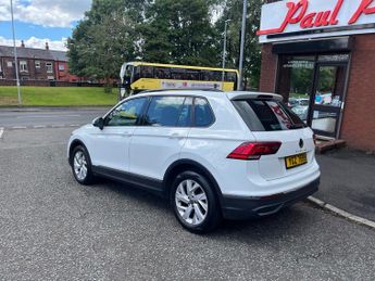 VOLKSWAGEN TIGUAN 1.5 TSI 150 Life 5dr Automatic 