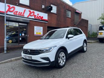 VOLKSWAGEN TIGUAN 1.5 TSI 150 Life 5dr Automatic 