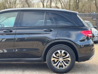 MERCEDES-BENZ GLC GLC 220d 4Matic SE 5dr 9G-Tronic
