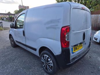 PEUGEOT BIPPER 1.3 HDi 75 S [non Start/Stop]