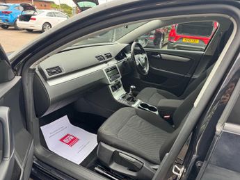 VOLKSWAGEN PASSAT 1.6 TDI Bluemotion Tech S 5dr ++ 35 TAX / 64 MPG / 12 MONTHS MOT